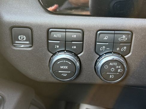 New 2026 GMC Sierra 2500 SLT w/ Max Trailering Package image 31