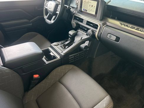 Used 2025 Toyota Tacoma SR5 RWD image 15