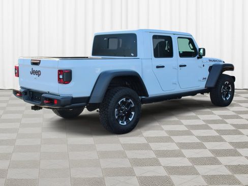 Used 2026 Jeep Gladiator Rubicon w/ Technology Group AWD/4WD image 33