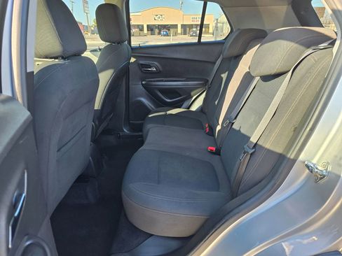 Used 2018 Chevrolet Trax LS image 10