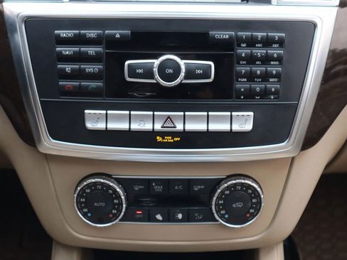 Used 2015 Mercedes-Benz GL 320 BlueTEC 4MATIC w/ Premium I Package image 32