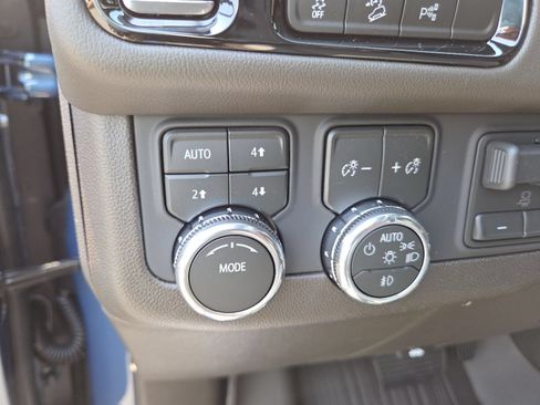 New 2026 GMC Yukon XL Elevation w/ Elevation Premium Package AWD/4WD image 6