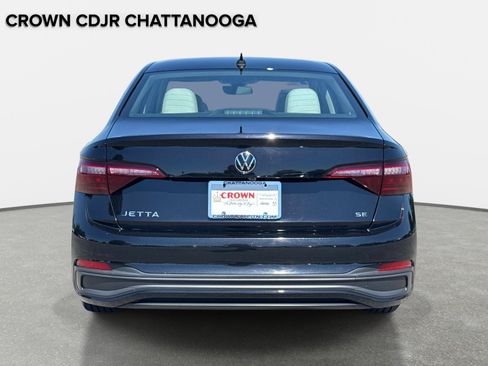Used 2023 Volkswagen Jetta SE FWD image 6