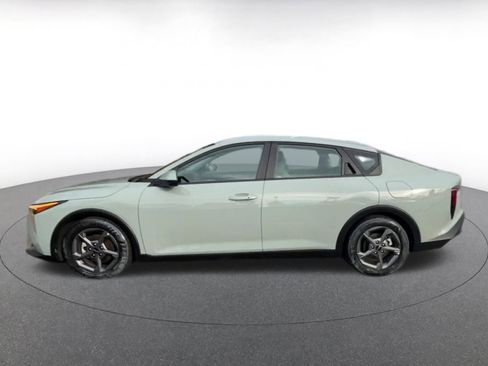 Used 2025 Kia K4 LXS image 9