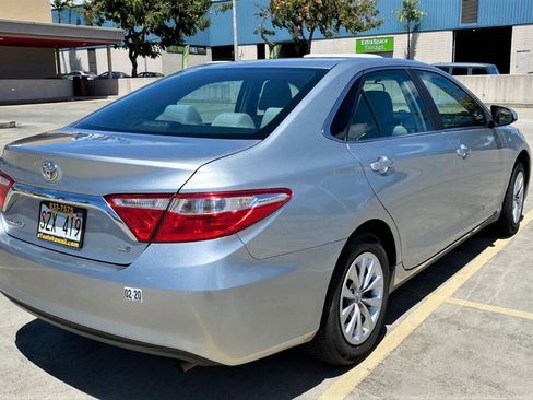 Used 2017 Toyota Camry LE image 6