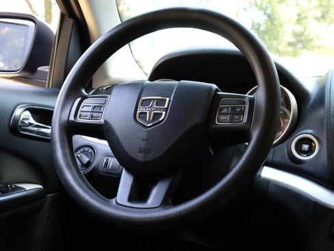 Used 2020 Dodge Journey SE w/ Blacktop Package FWD image 6