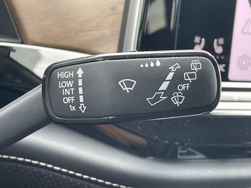 Certified 2024 Volkswagen Atlas SE image 27