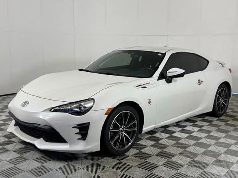 Used 2017 Toyota 86 RWD image 2