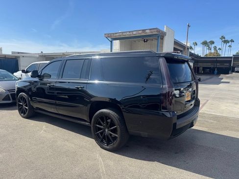 Used 2020 Cadillac Escalade ESV Platinum w/ Escalade Sport Edition AWD/4WD image 3