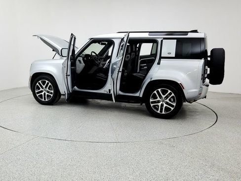 Certified 2022 Land Rover Defender 110 XS Edition image 12