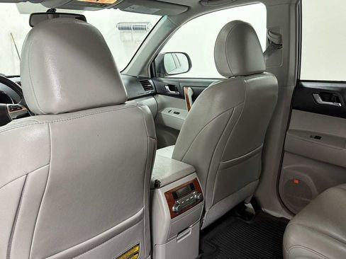 Used 2012 Toyota Highlander Limited w/ Tow Pkg image 27
