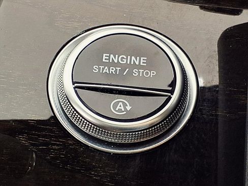 Used 2022 Mercedes-Benz C 300 4MATIC Sedan image 21