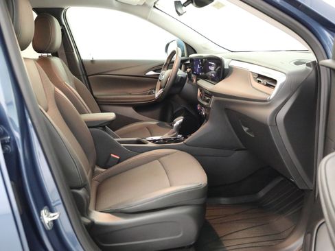 Used 2025 Buick Encore GX Preferred w/ Advanced Technology Package image 11