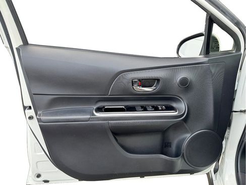 Used 2018 Toyota Prius C Three FWD image 18