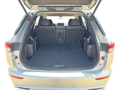 Used 2023 Mitsubishi Outlander SE FWD image 19