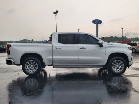 Used 2021 Chevrolet Silverado 1500 High Country w/ Z71 Off-Road Package AWD/4WD image 5