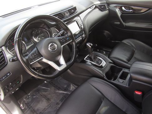 Used 2022 Nissan Rogue Sport SL image 16