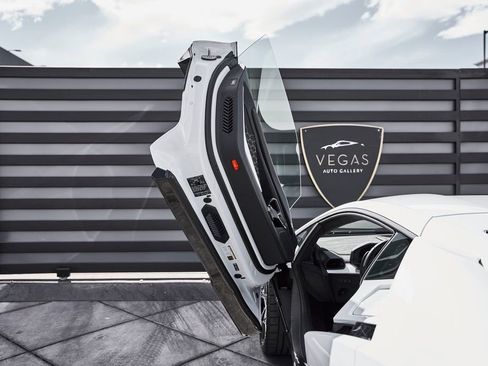 Used 2026 Lamborghini Revuelto AWD/4WD image 34