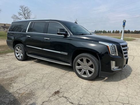 Used 2018 Cadillac Escalade ESV Luxury image 9