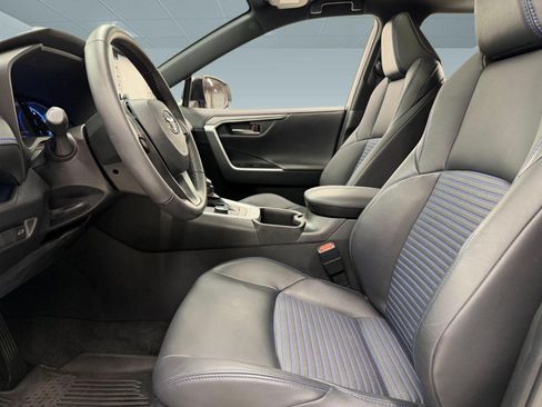 Used 2022 Toyota RAV4 XSE AWD/4WD image 4