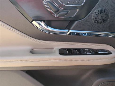 Used 2023 Lincoln Corsair FWD image 11