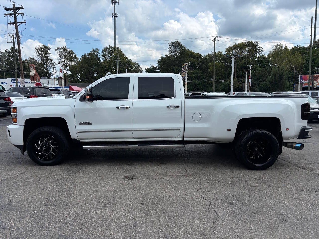Used 2015 Chevrolet Silverado 3500 High Country w/ Duramax Plus Package AWD/4WD image 5