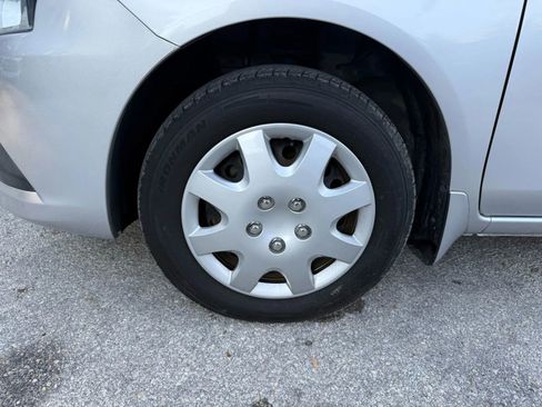 Used 2015 Nissan Versa S Plus image 21