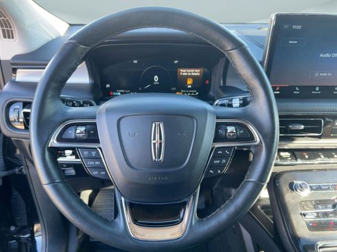 Used 2023 Lincoln Nautilus AWD image 16