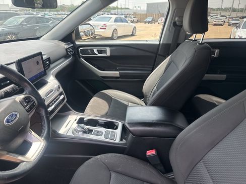 Used 2022 Ford Explorer XLT RWD image 44