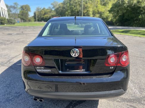 Used 2010 Volkswagen Jetta Limited Edition image 6
