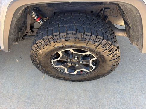 Used 2020 Jeep Gladiator Rubicon AWD/4WD image 9