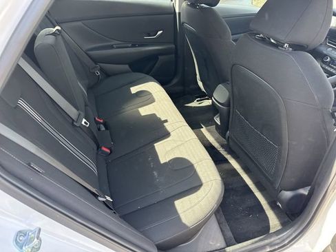 Certified 2025 Hyundai Elantra SEL FWD image 15