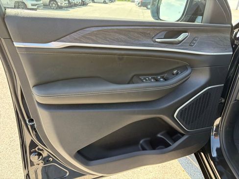 New 2026 Jeep Grand Cherokee Limited AWD/4WD image 8
