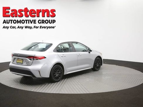 Used 2021 Toyota Corolla LE FWD image 39