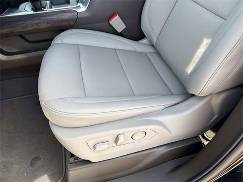 New 2026 GMC Sierra 1500 SLT w/ SLT Premium Plus Package image 19