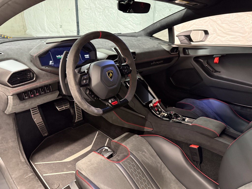 Used 2023 Lamborghini Huracan Sterrato AWD/4WD image 2
