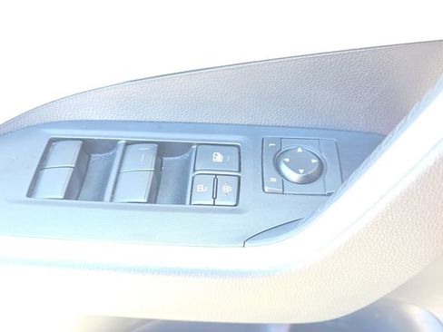 Used 2019 Toyota RAV4 XLE w/ Convenience Package image 19