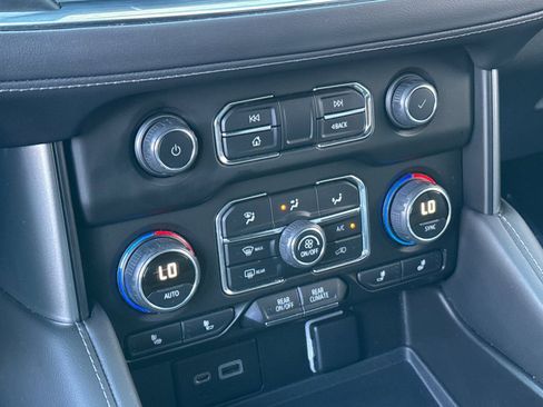 Used 2022 Chevrolet Tahoe LT w/ Luxury Package image 30