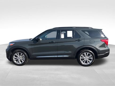 Used 2023 Ford Explorer XLT w/ Equipment Group 202A AWD/4WD image 5