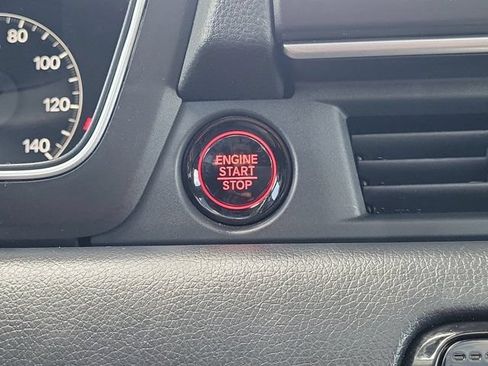 Certified 2025 Honda Pilot Touring image 28