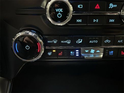 Used 2025 Ford F150 Lariat w/ Equipment Group 501A Mid image 31