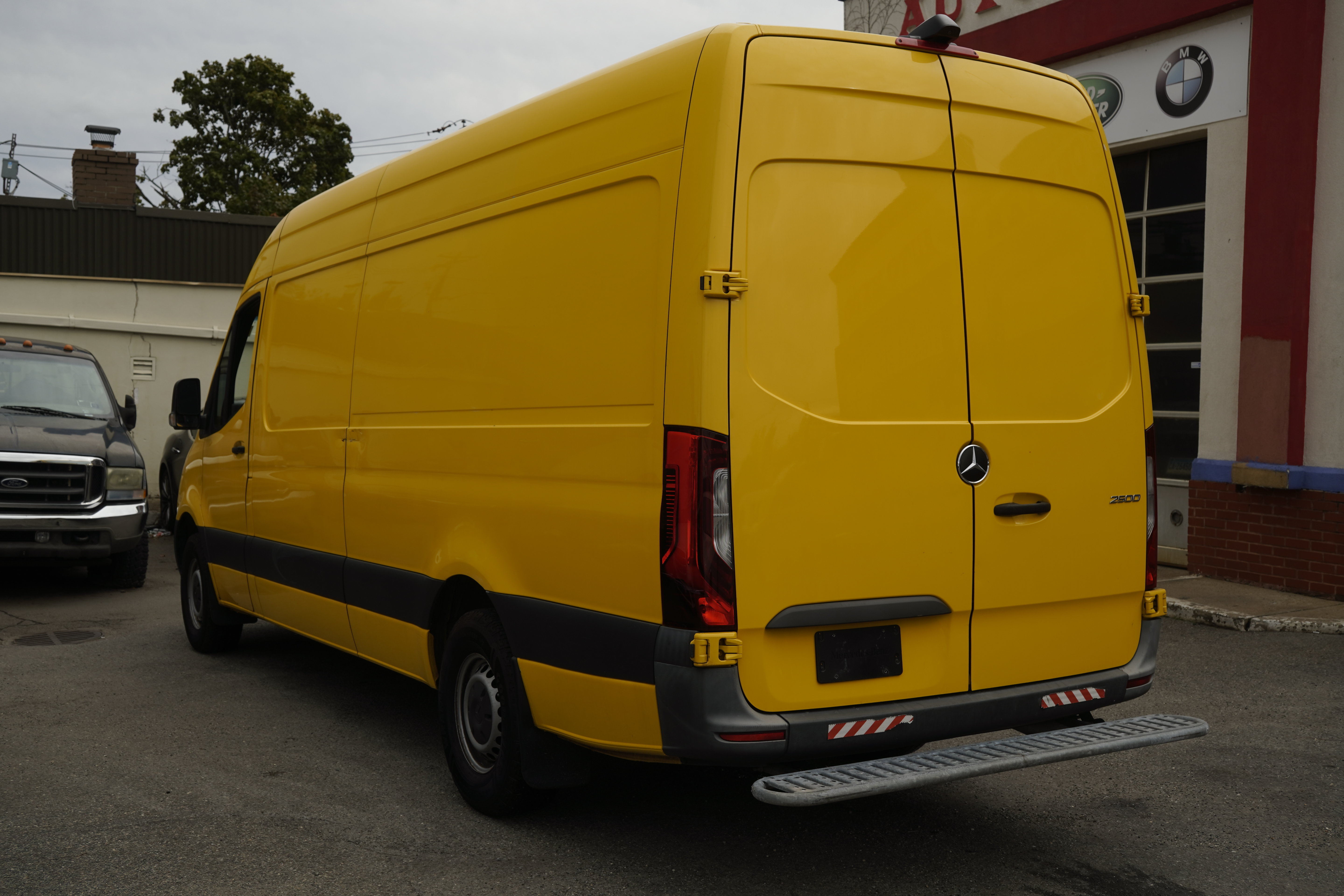 Used 2021 Mercedes-Benz Sprinter 2500 w/ Acoustic Package image 5