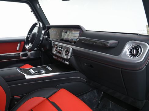 Used 2025 Mercedes-Benz G 63 AMG 4MATIC image 16