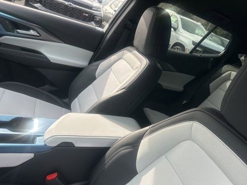 New 2026 Chevrolet Equinox EV LT image 12