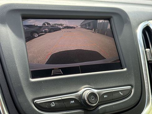Used 2022 Chevrolet Equinox LT FWD image 13