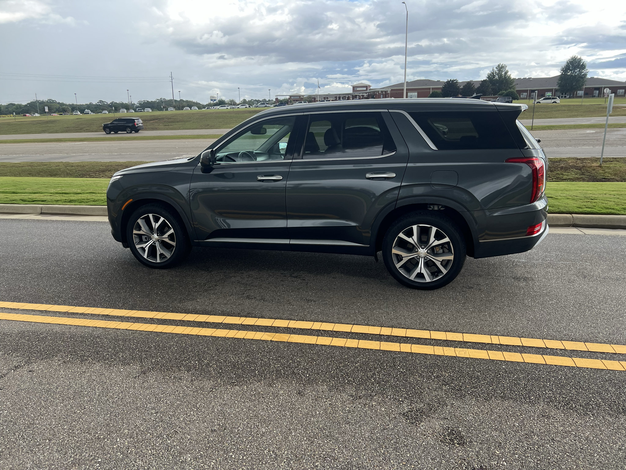 Used 2022 Hyundai Palisade SEL w/ Premium Package FWD image 11