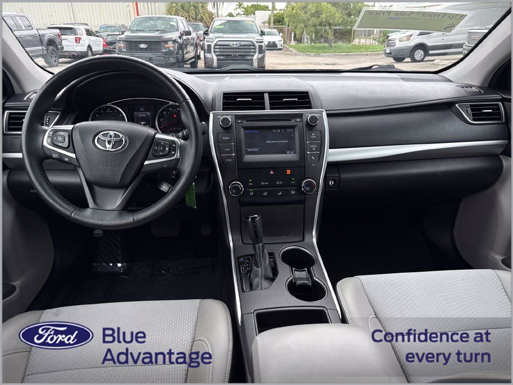 Used 2017 Toyota Camry SE FWD image 4