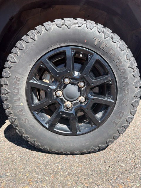 Used 2019 Toyota Tundra SR5 w/ SX Package AWD/4WD image 8