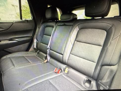 Used 2025 Chevrolet Equinox LT w/ Convenience Package II FWD image 16
