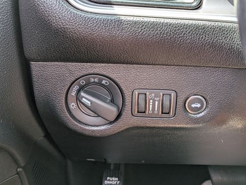 Used 2019 Dodge Challenger SXT RWD image 22